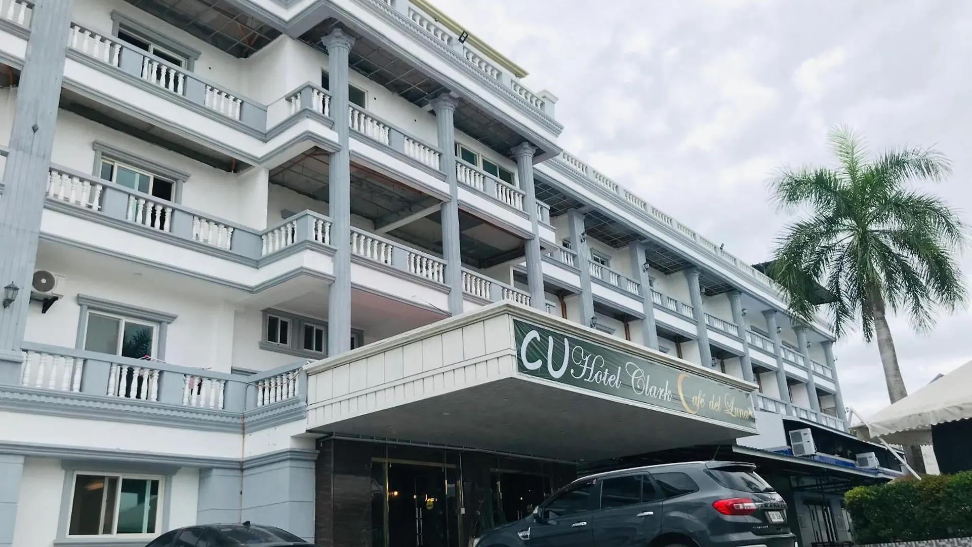 Clark Cu Hotel Angeles